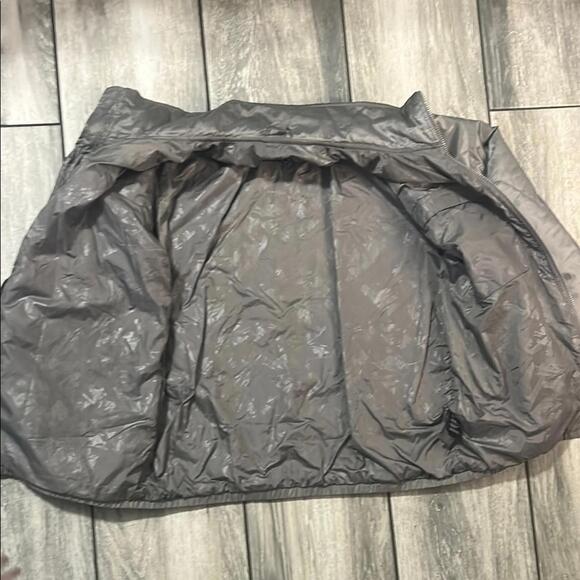 The North Face Men's Quilted Puffer Jacket - Picture 9 of 13